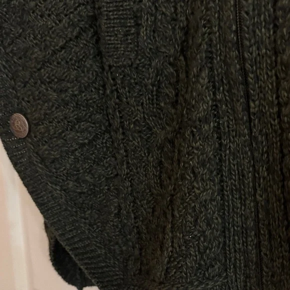 Aran Crafts Batwing Jacket with Celtic Knot Zipper Pull‎‎‎ in Army Green EUC - Picture 5 of 5